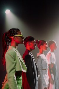 A ascensão do genderless fashion: moda sem gênero em destaque